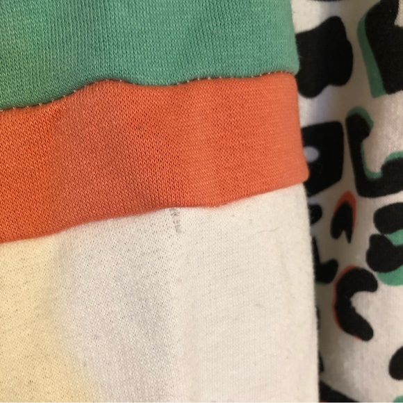 ✨2/$15-Genetic Apparel Cropped Sweater - Picture 9 of 14